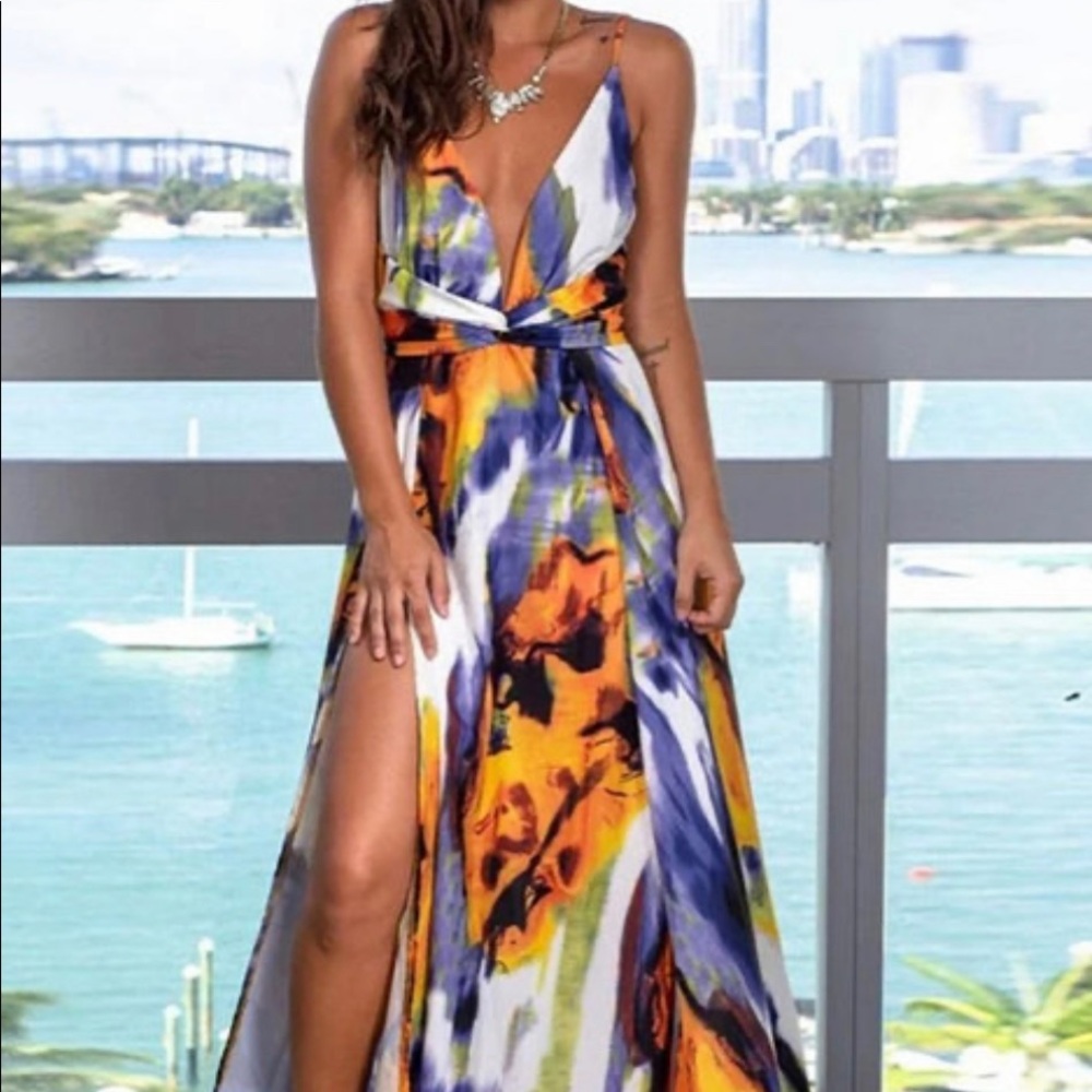 Deep v neck maxi dress size L🌸